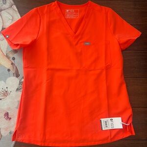 Coral Figs New With Tags Small Catarina Scrub Top